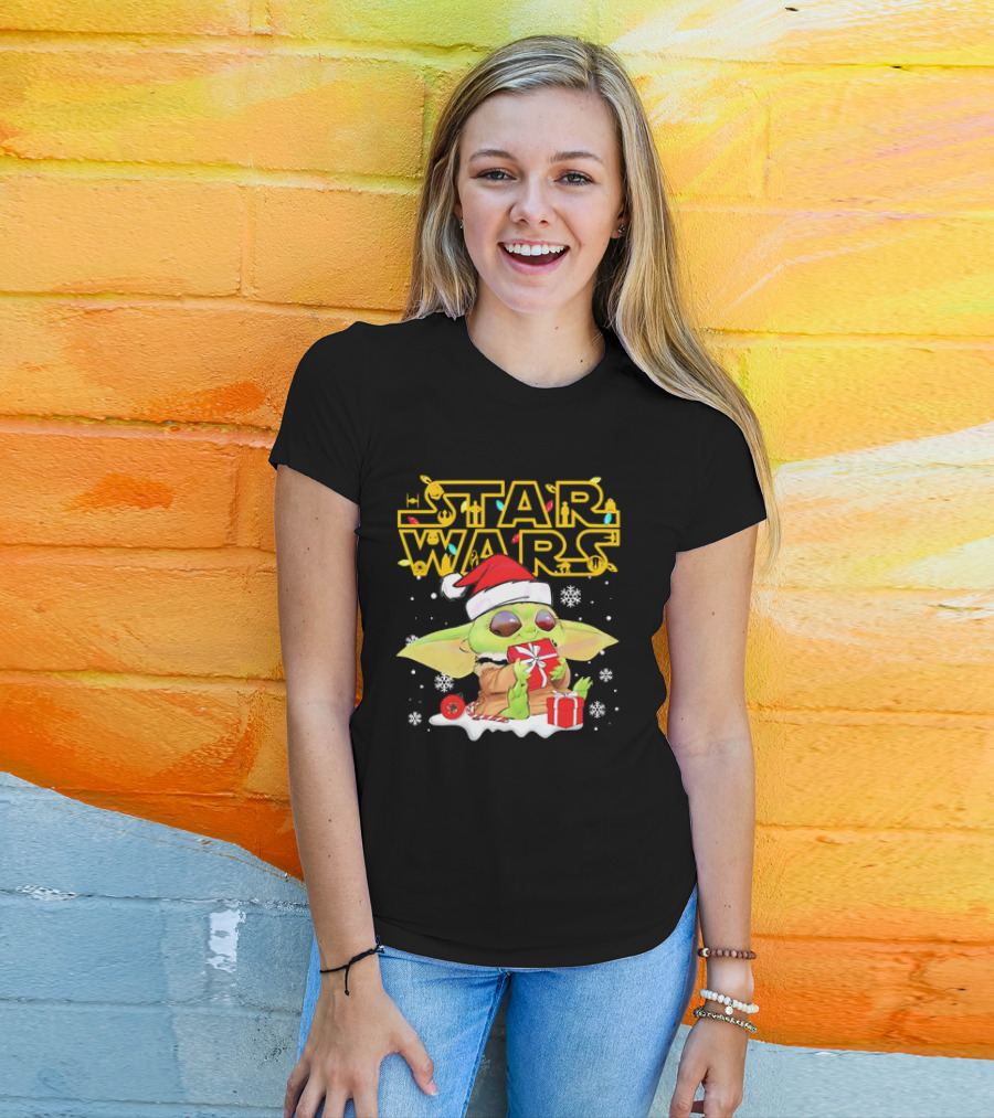 Star Wars Baby Yoda Christmas Santa Hat Snowflakes T-Shirt