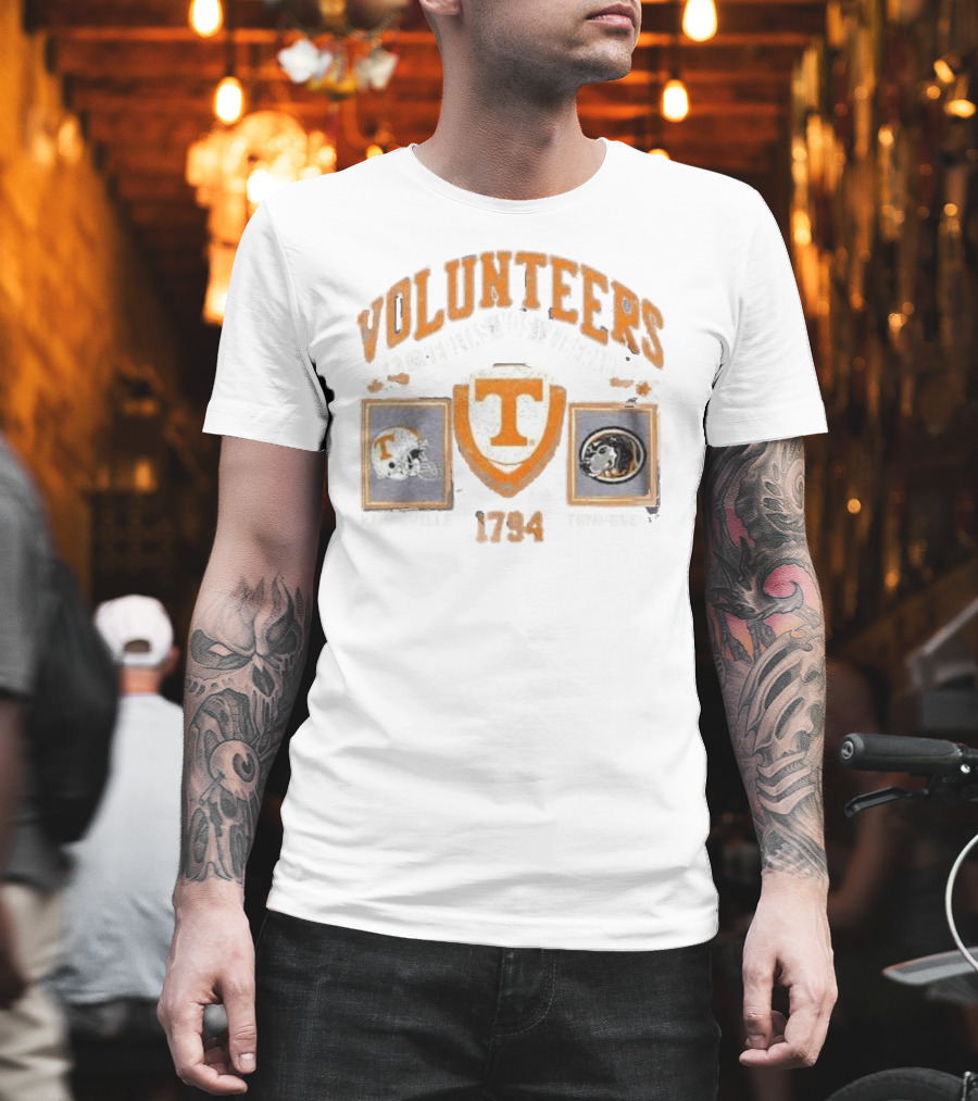 Volunteers Tennessee 1794 Knoxville ET Veritas Liberabit Football Helmet T-Shirt