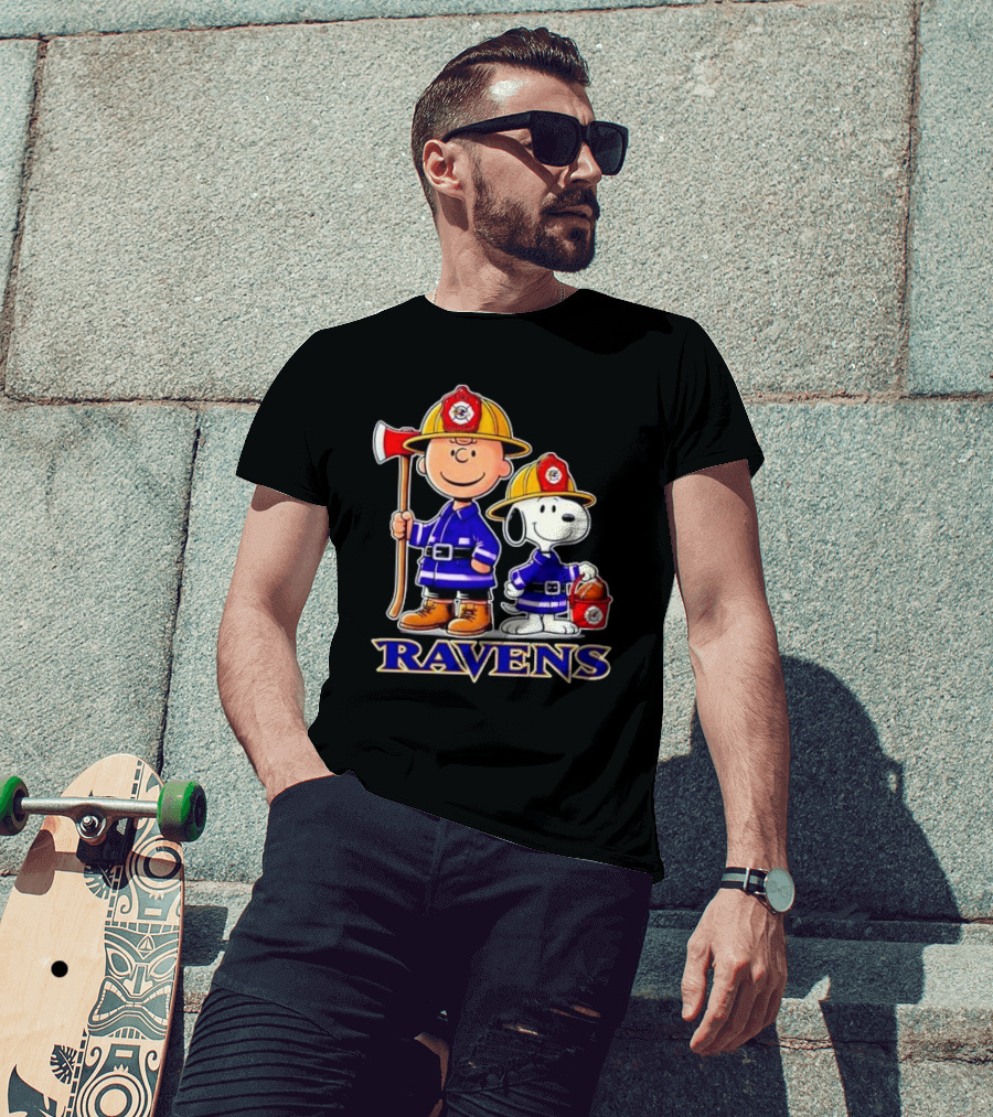 Firefighter Charlie Brown And Snoopy Baltimore Ravens T-Shirt