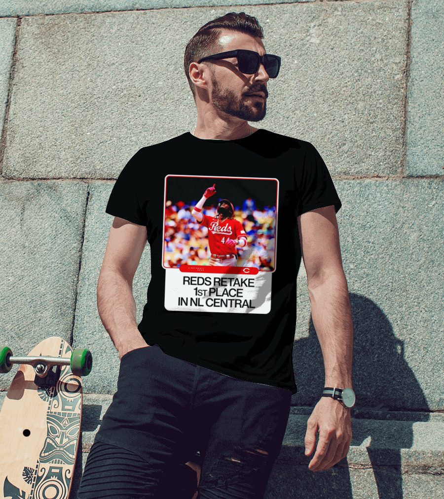 Cincinnati Reds Retake 1st Place In NL Central Elly De La Cruz T-Shirt