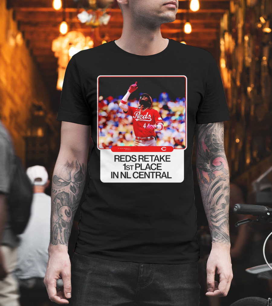 Cincinnati Reds Retake 1st Place In NL Central Elly De La Cruz T-Shirt