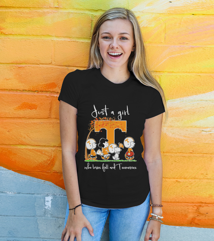 Just A Girl Who Loves Fall And Tennessee Volunteers Peanuts T-Shirt