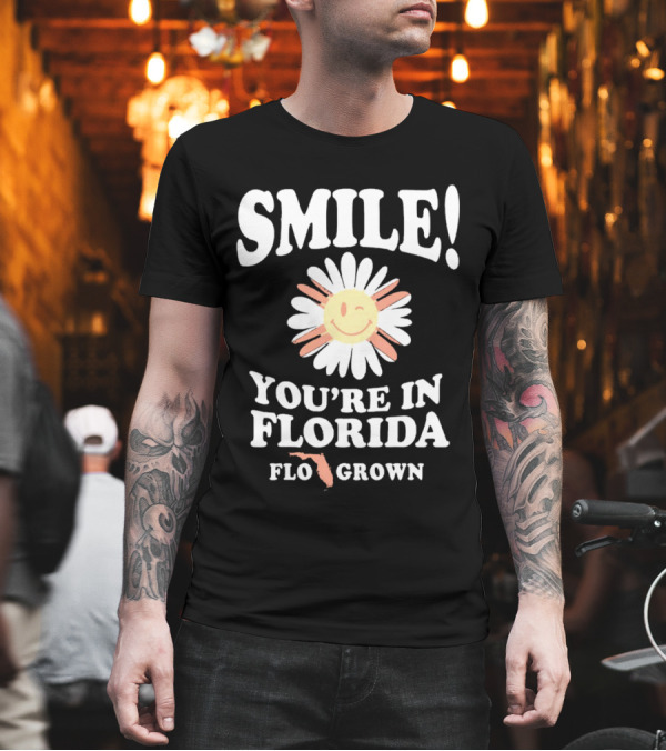 Smile You’re in Florida Flo Grown Daisy Map Fun T-Shirt Smile You’re in Florida Flo Grown Daisy Map Fun T-Shirt
