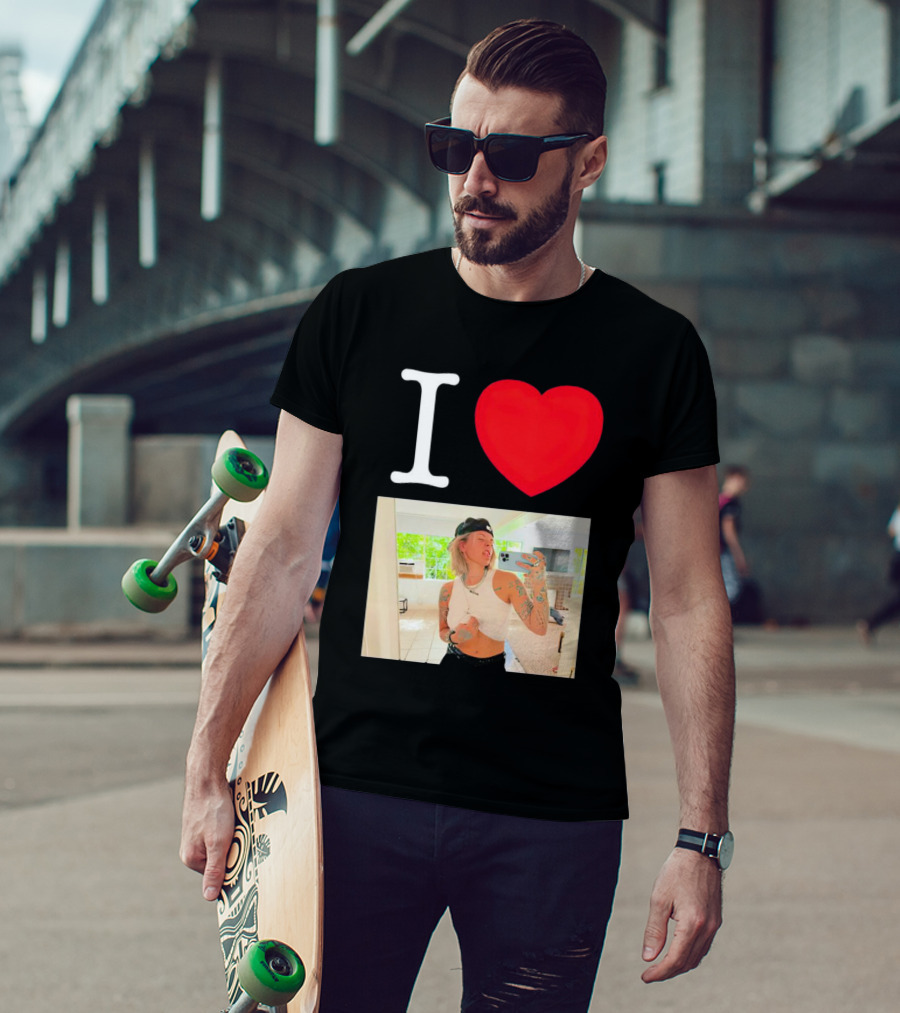 I Love Lauren Sanderson Tattooed White Crop Top Mirror Selfie Image T-Shirt