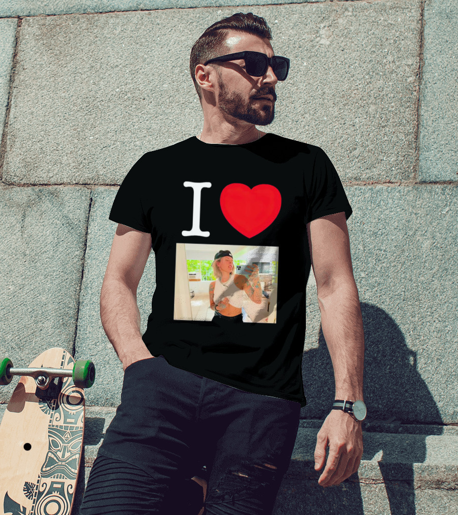 I Love Lauren Sanderson Tattooed White Crop Top Mirror Selfie Image T-Shirt