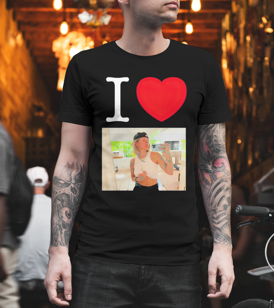 I Love Lauren Sanderson Tattooed White Crop Top Mirror Selfie Image T-Shirt