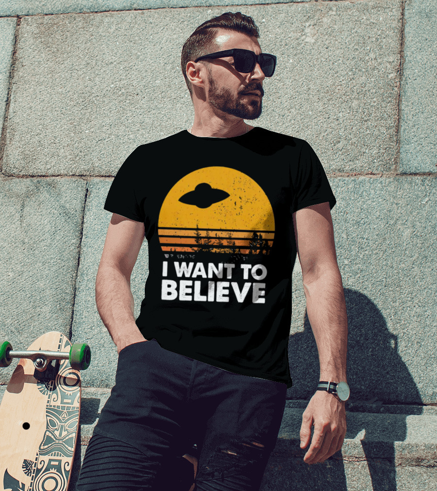 I Want To Believe Alien UFO Vintage Sunset T-Shirt