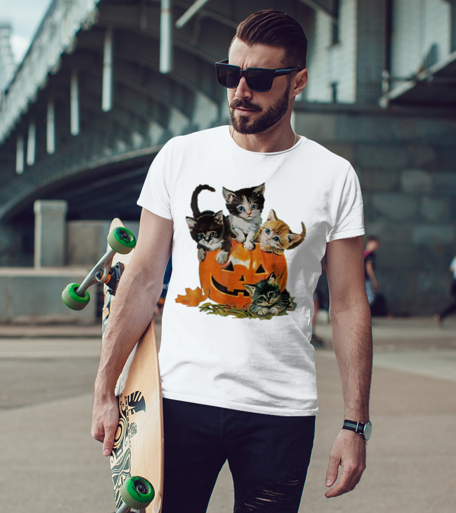Vintage 90s Cat Pumpkin Halloween Spooky Season T-Shirt