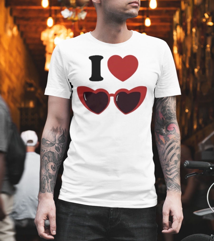 Chiara Oliver Camiseta I Love Chiara Heart Sunglasses T-Shirt