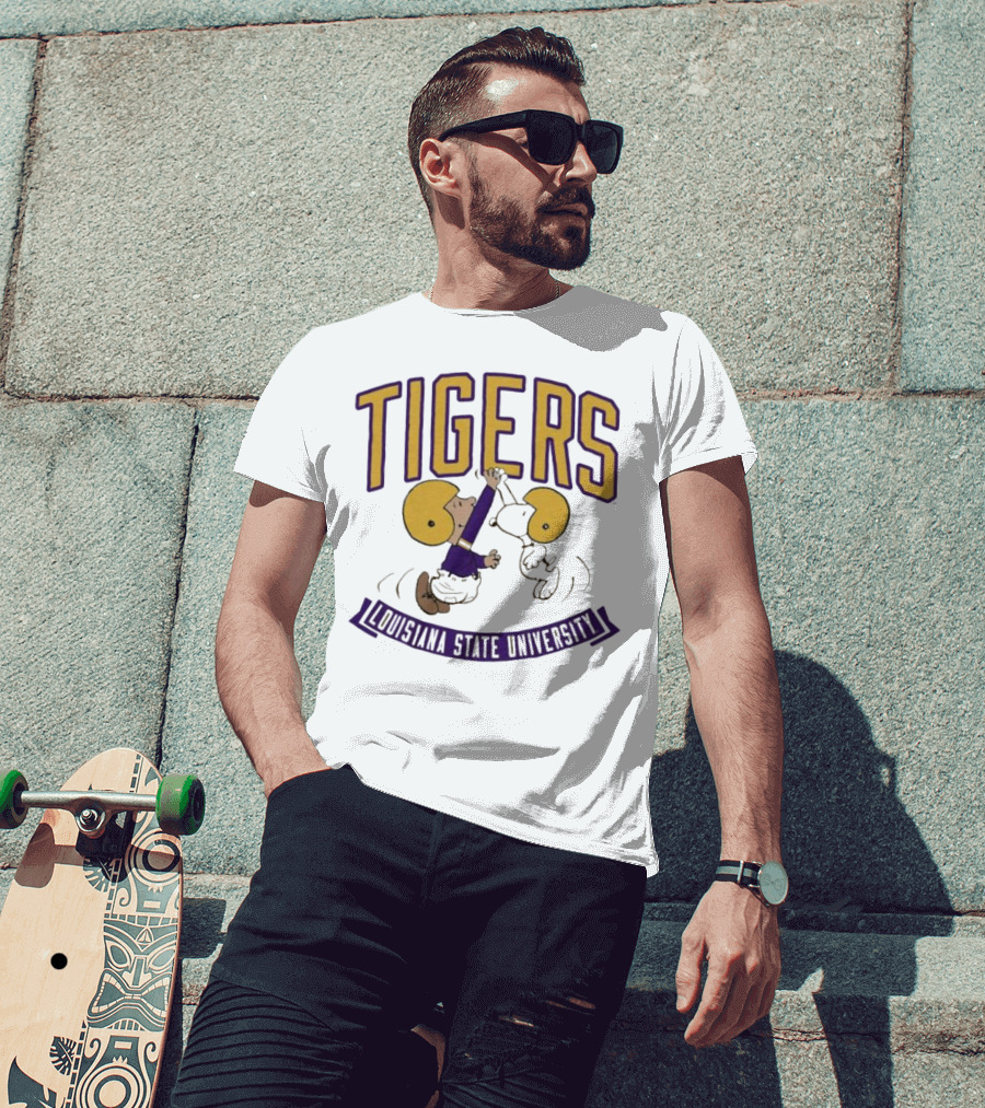 Charlie Brown And Snoopy High Five Louisiana State University Tigers T-Shirt