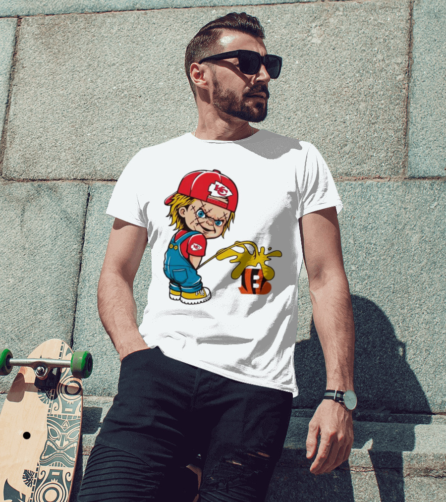 Kansas City Chiefs Chucky Pissing On Cincinnati Bengals T-Shirt