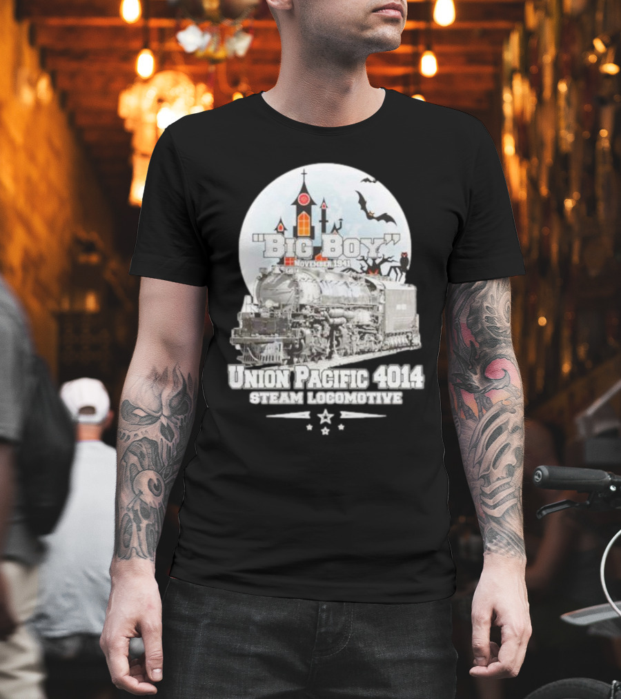 Big Boy Union Pacific 4014 Steam Locomotive November 1941 Haunted Castle and Bats T-Shirt