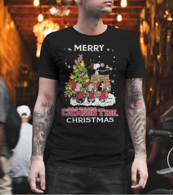 Merry Christmas 2024 Alabama Crimson Tide X Snoopy And Friends T-Shirt Merry Christmas 2024 Alabama Crimson Tide X Snoopy And Friends T-Shirt