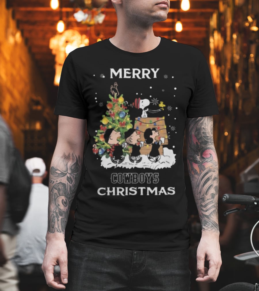 Merry Cowboys Christmas with Snoopy and Friends Christmas Tree T-Shirt