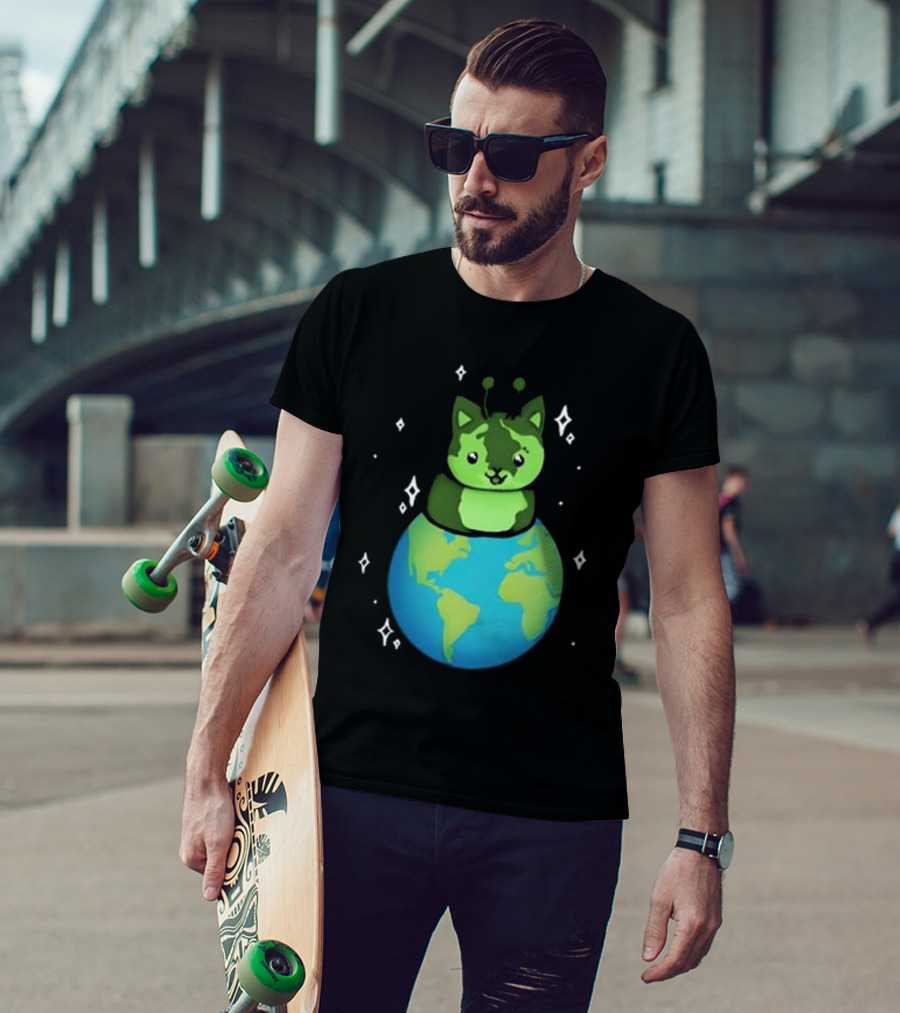Cult Of Biscuit Alien Biscuit Cat Globe Stars T-Shirt