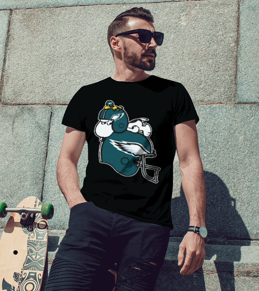 Snoopy Woodstock Relaxing Philadelphia Eagles Football Helmet T-Shirt
