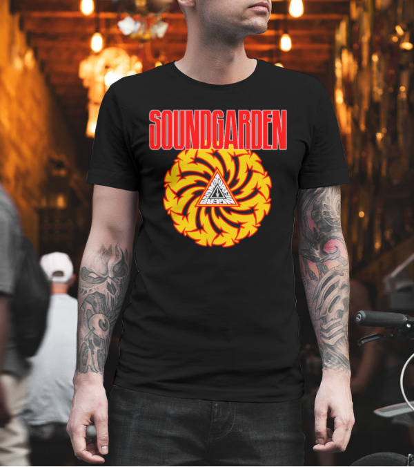 Soundgarden Badmotorfinger Album Cover Iconic Logo Spiral T-Shirt Soundgarden Badmotorfinger Album Cover Iconic Logo Spiral T-Shirt