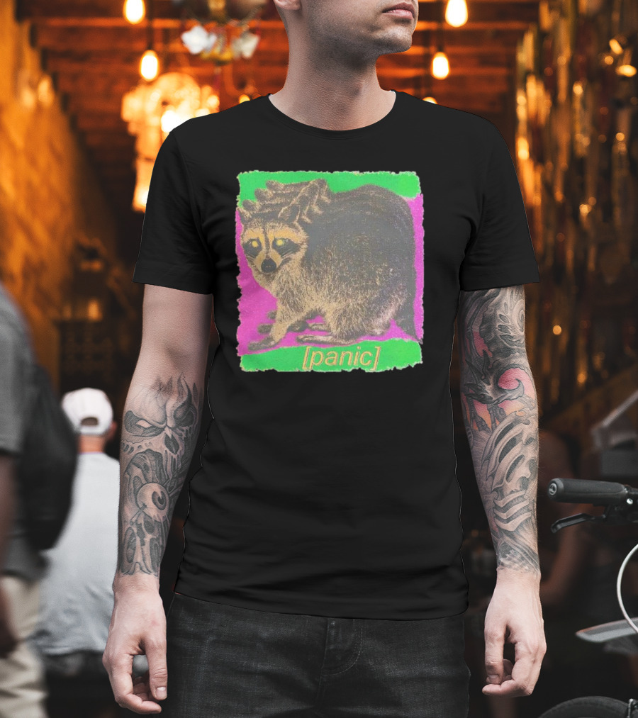 Raccoon [panic] Colorful Retro T-Shirt