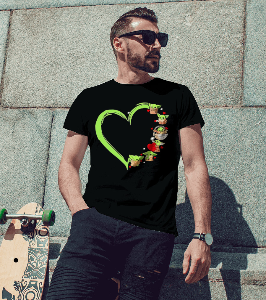 Baby Yoda Cute Heart Green Outline Mandalorian Grogu Love T-Shirt