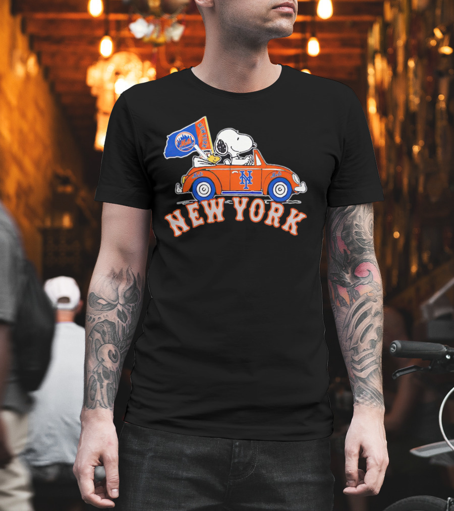 Snoopy Woodstock Driving New York Mets Car Flag T-Shirt