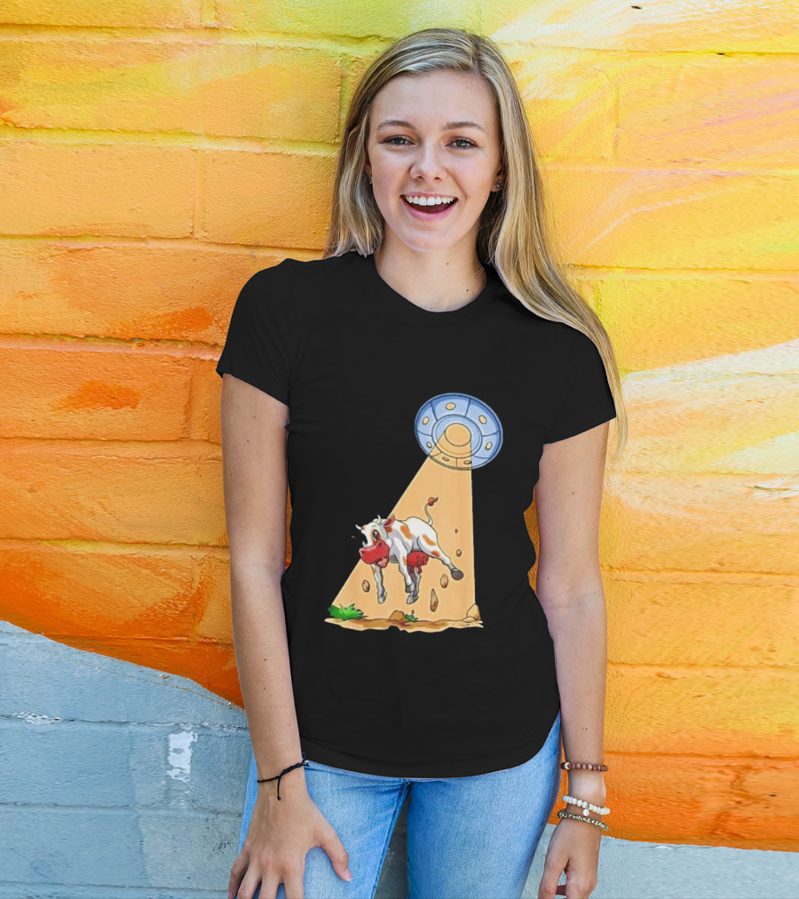Cow Abduction UFO Alien Cow Abducted Beam Tractor T-Shirt