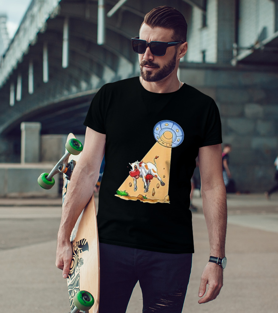 Cow Abduction UFO Alien Cow Abducted Beam Tractor T-Shirt