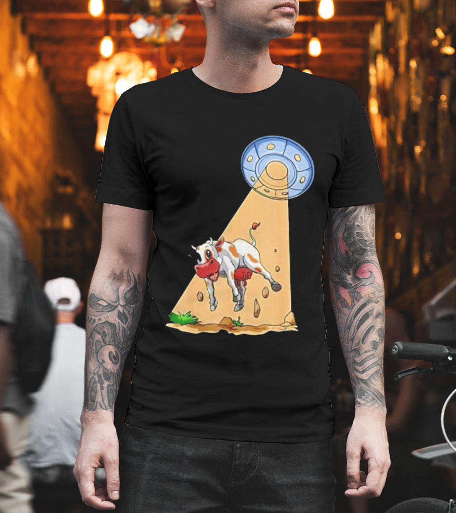 Cow Abduction UFO Alien Cow Abducted Beam Tractor T-Shirt