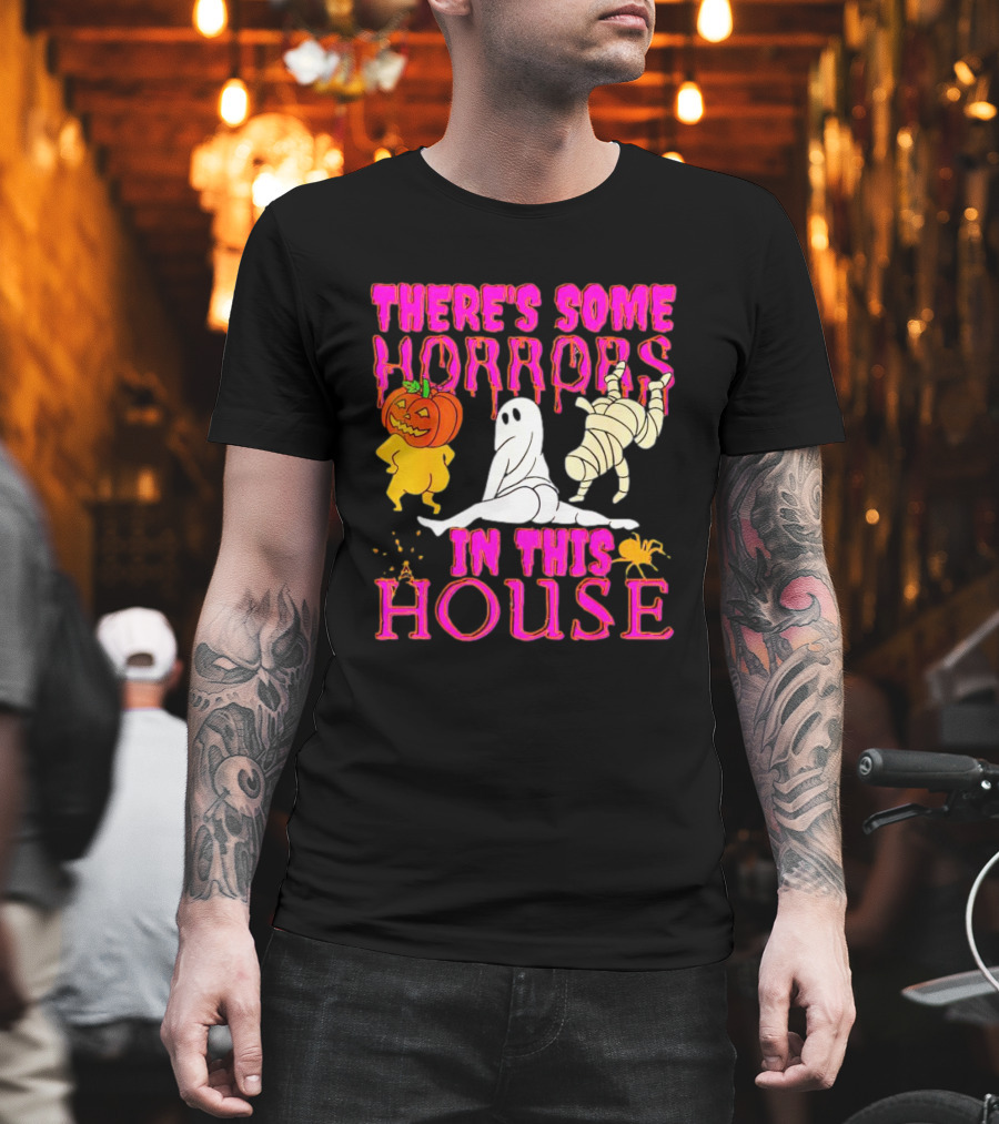 There’s Some Horrors in This House Halloween With Dancing Ghosts Pumpkins and Mummies T-Shirt