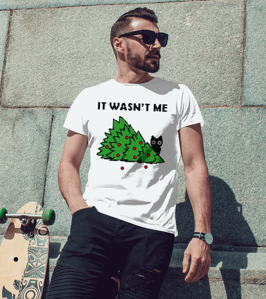 Cat Hiding Behind Christmas Tree It Wasn't Me T-Shirt