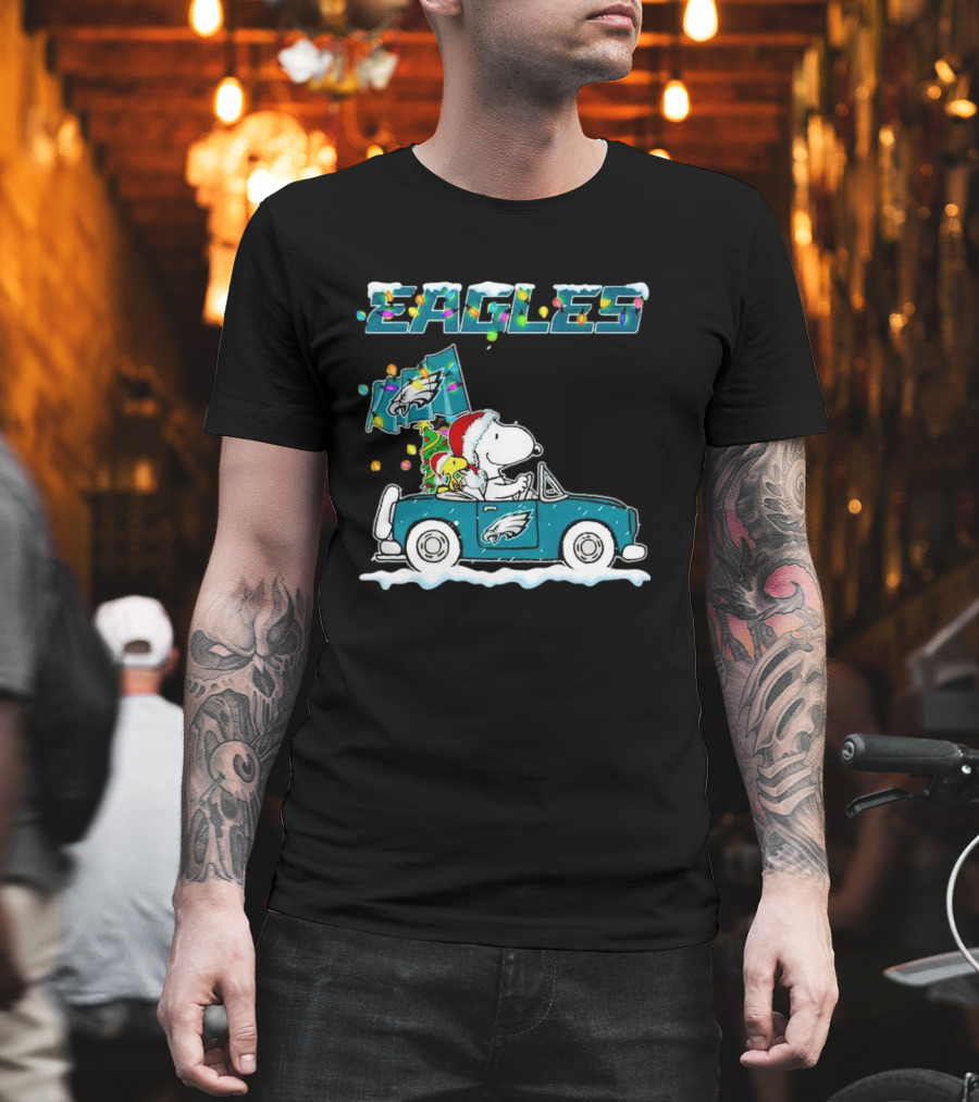 Eagles Snoopy Woodstock Christmas Driving Philadelphia Car T-Shirt