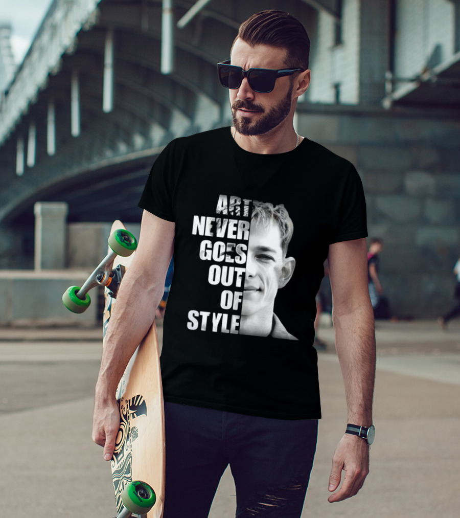 Art Never Goes Out Of Style Iconic Portrait Half Face T-Shirt