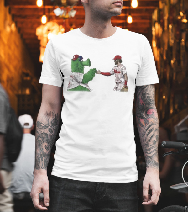Best Friends The Phillies Phanatic And His Pookie Handshake Moment T-Shirt Best Friends The Phillies Phanatic And His Pookie Handshake Moment T-Shirt