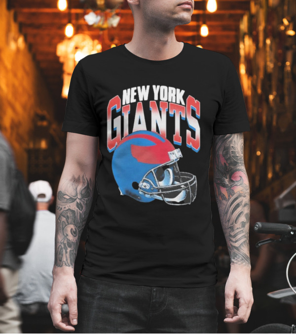 NEW YORK GIANTS GRADIENT HELMET BLUE RED T-Shirt NEW YORK GIANTS GRADIENT HELMET BLUE RED T-Shirt