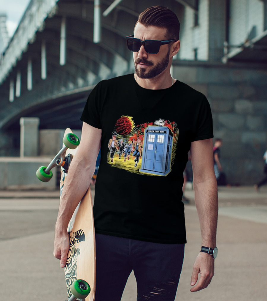 Police Public Box Time Travel Sci-fi Comics Chase With Doctor And Companions T-Shirt