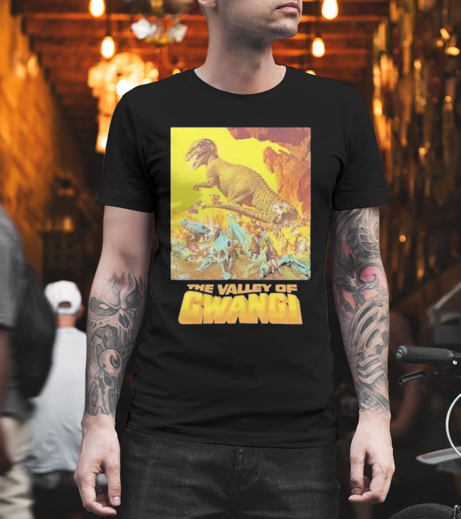 The Valley of Gwangi Dinosaur Adventure Scene T-Shirt