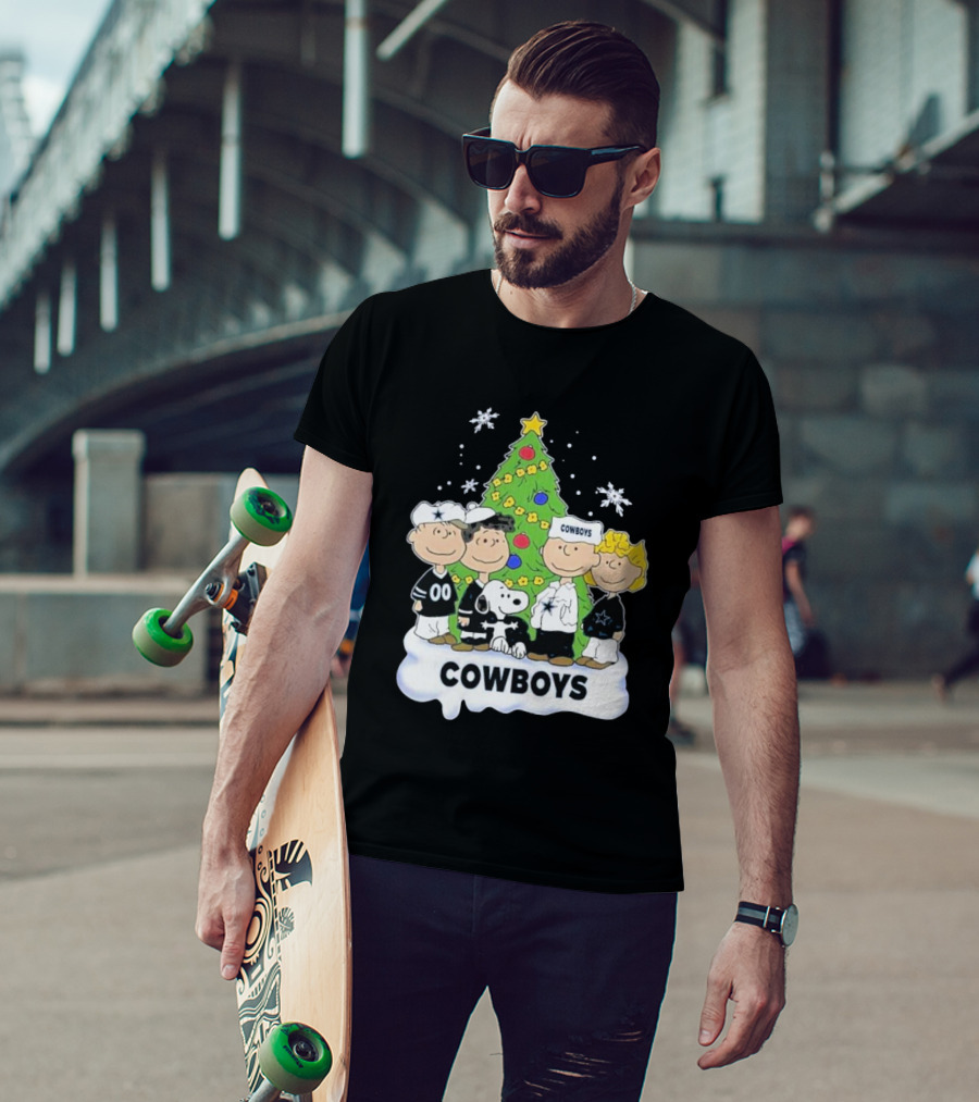 Cowboys Christmas With Snoopy And Peanuts Friends Holiday Tree T-Shirt