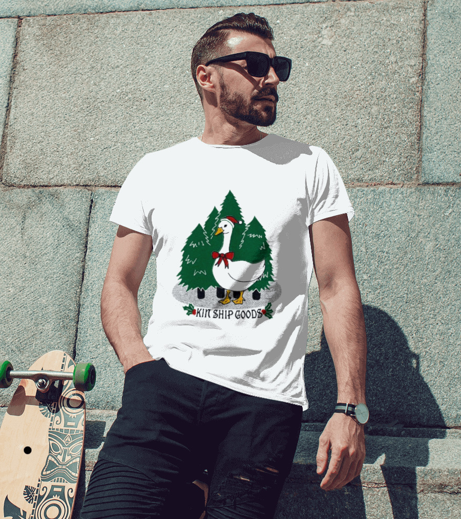 Kin Ship Goods Santa Claus Duck Christmas Trees Merry Christmas T-Shirt