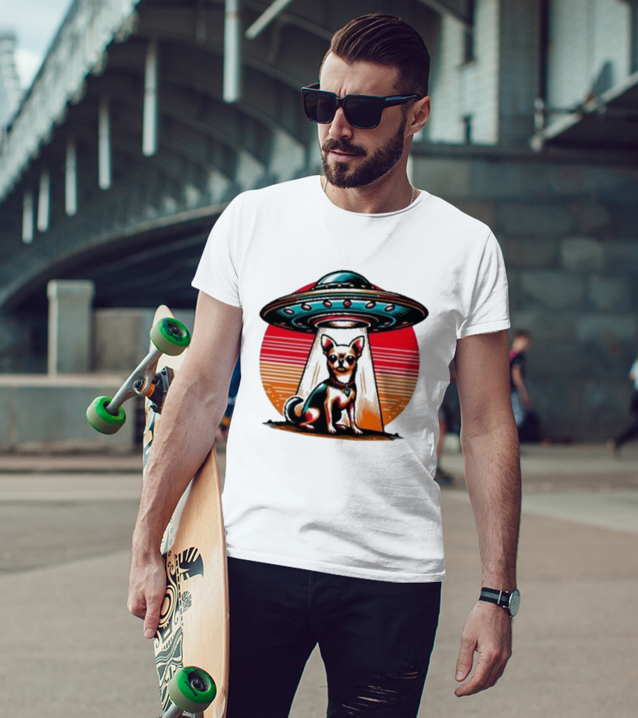 UFO Chihuahua Funny Alien Encounter Retro Sunset T-Shirt