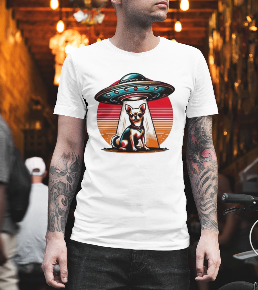 UFO Chihuahua Funny Alien Encounter Retro Sunset T-Shirt