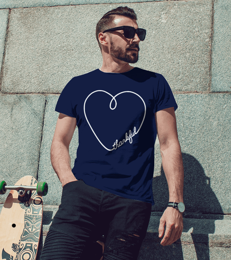 Thankful Script Heart Outline T-Shirt