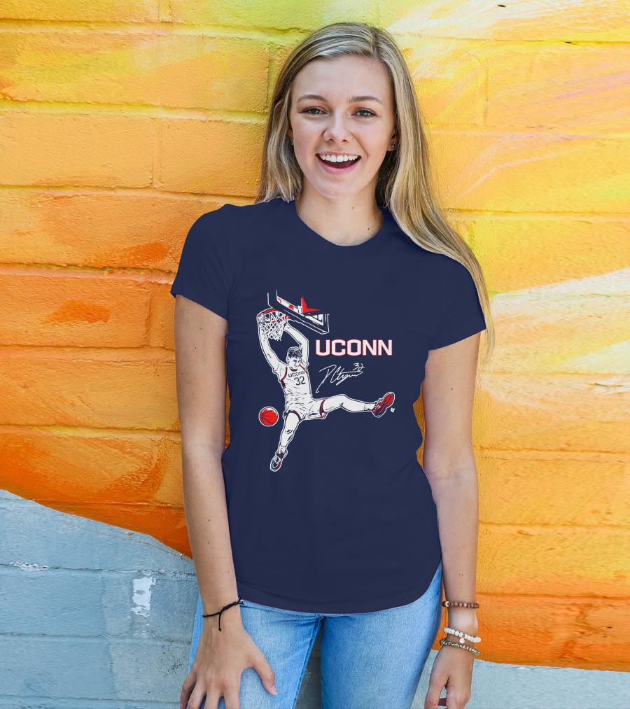 UConn Basketball Donovan Clingan Slam Dunk Signature 32 T-Shirt