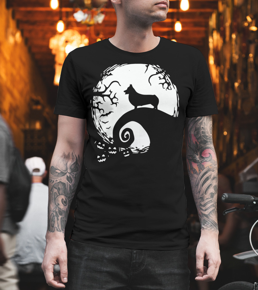 Corgi Howls At Halloween Moon With Jack O'Lanterns T-Shirt