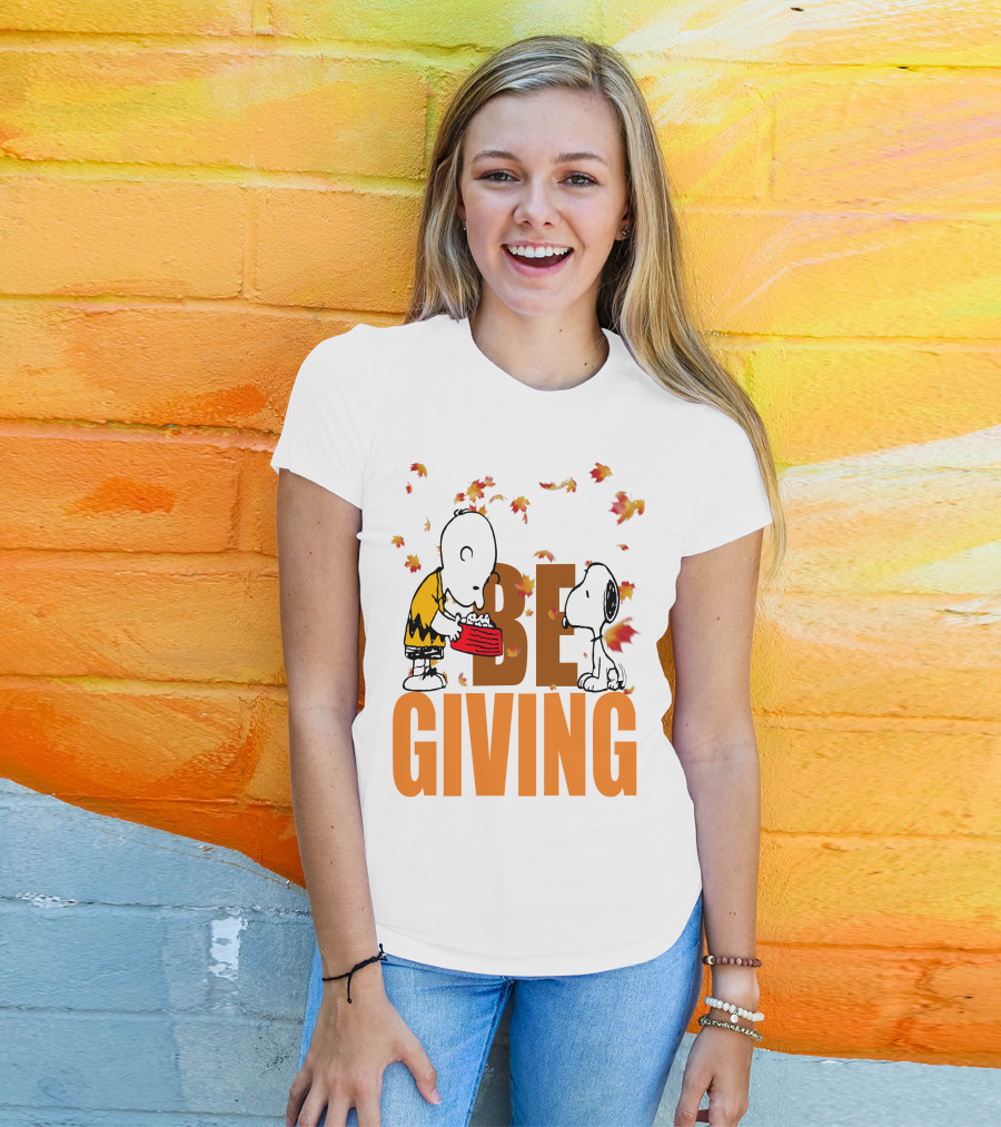 Charlie Brown And Snoopy Be Giving Thanksgiving Day Leaves T-Shirt