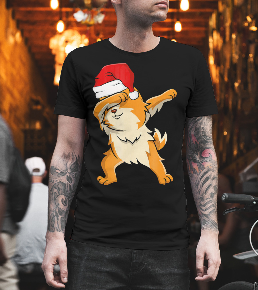 Dabbing Pomeranian With Santa Hat T-Shirt