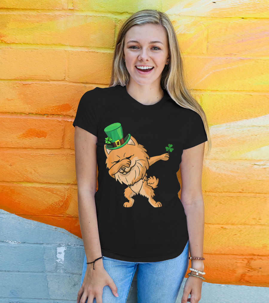 St Patricks Dabbing Pomeranian Leprechaun With Shamrock T-Shirt
