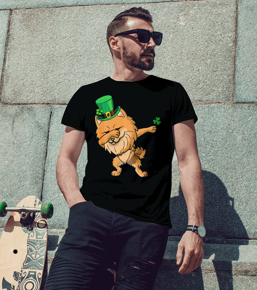 St Patricks Dabbing Pomeranian Leprechaun With Shamrock T-Shirt
