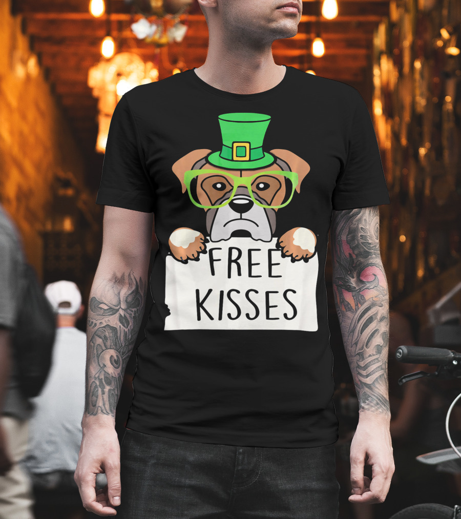 Free Kisses Boxer Dog Leprechaun St Patrick Hat Green Glasses T-Shirt