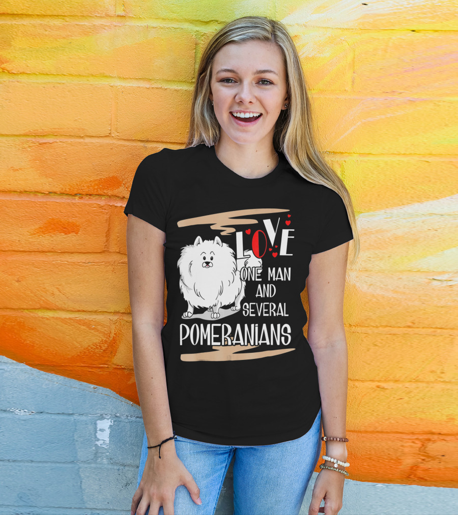 LOVE One Man And Several Pomeranians Pets Lovers T-Shirt