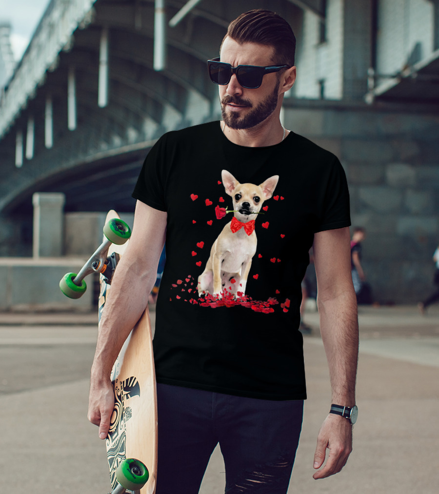Chihuahua Valentine's Day Rose And Hearts T-Shirt