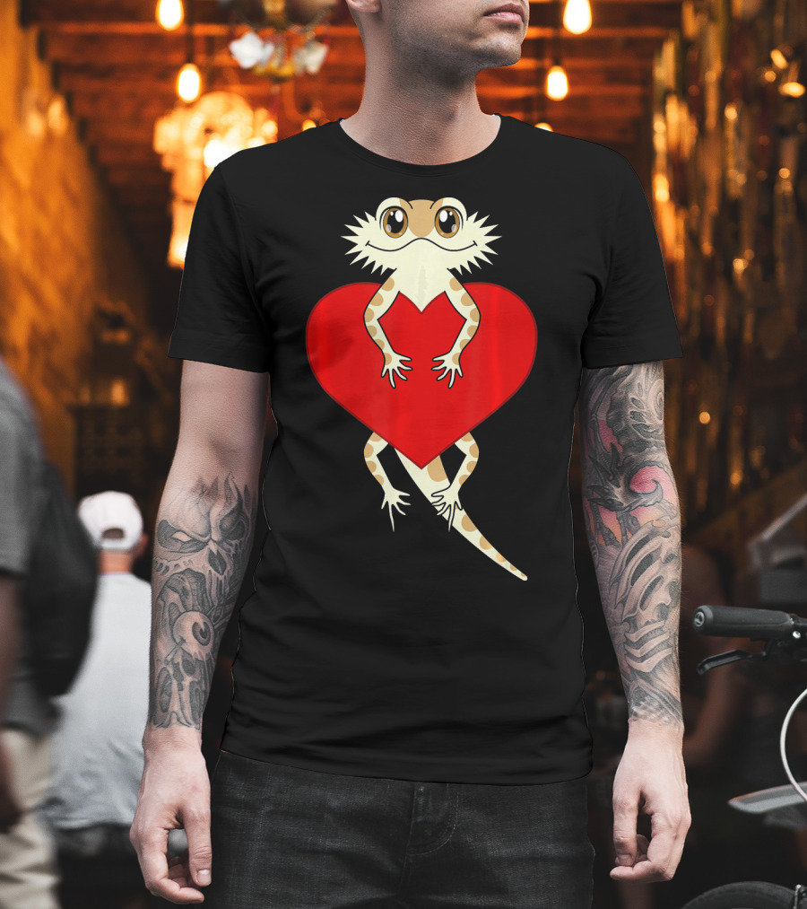 Cute Cartoon Bearded Dragon Hugging Heart Valentines T-Shirt